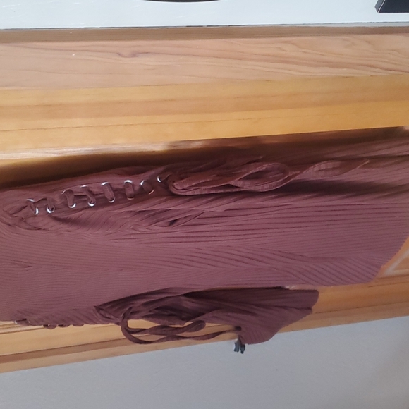 Brown Lace-Up Sleeve Top - Picture 4 of 10